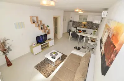 Kuhinja ili čajna kuhinja u objektu Apartments and rooms by the sea Makarska - 22419