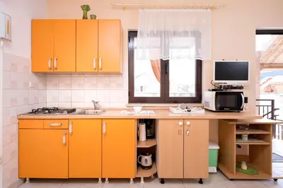Kuhinja ili čajna kuhinja u objektu Apartments Zlata