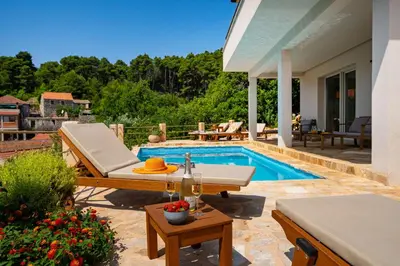 Bazen u objektu MY DALMATIA - Sea view Villa Amaria with private pool ili u blizini