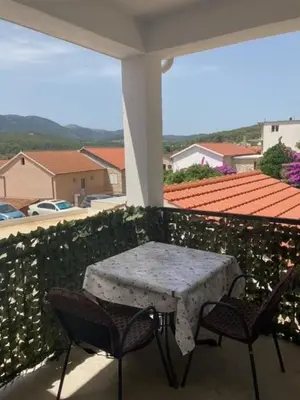 Balkon ili terasa u objektu Apartment in Jelsa with terrace, air conditioning, Wi-Fi 4440-1