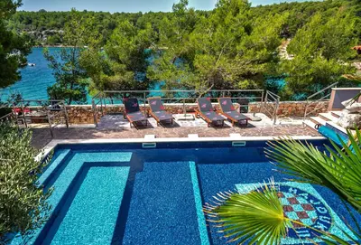 Bazen u objektu Hidden Heaven Private Resort - Heated Pool ili u blizini