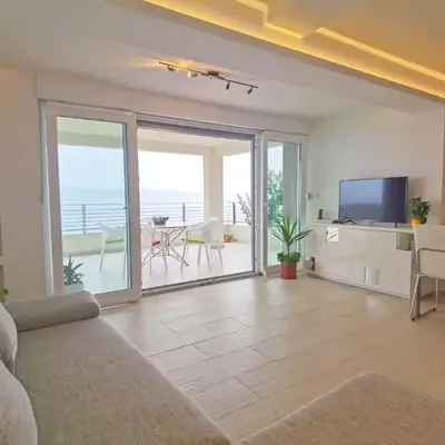 Apartment with a sea View No 10