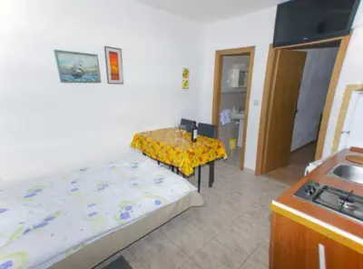 Kuhinja ili čajna kuhinja u objektu Beachfront Apartments Plaža