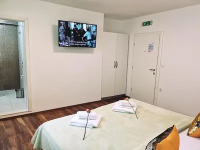 TV i/ili zabavni centar u objektu Apartments Ante - Hvar center, pool