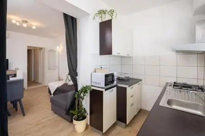 Kuhinja ili čajna kuhinja u objektu Anamarie Beachfront Apartments