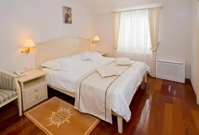 Krevet ili kreveti u jedinici u objektu Luxury Apartment with Balcony and Panoramic View - Hotel Sunceva Postelja Brela