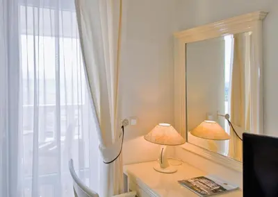 Krevet ili kreveti u jedinici u objektu Luxury Apartment with Balcony and Panoramic View - Hotel Sunceva Postelja Brela