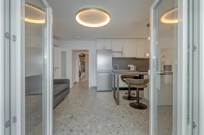 Kuhinja ili čajna kuhinja u objektu DeLuxe Seaview Apartment KENNEDY I