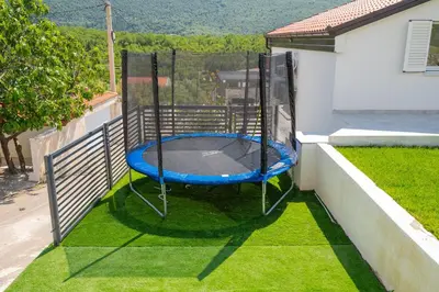 Tlocrt objekta Villa Magnolia I Heated Pool & Hot Tub near Omiš, 10 Guests