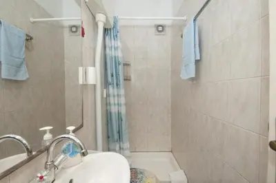 Kupaonica u objektu Two Bedroom Apartment with Terrace A1