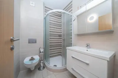 Kupaonica u objektu Apartmani ELA