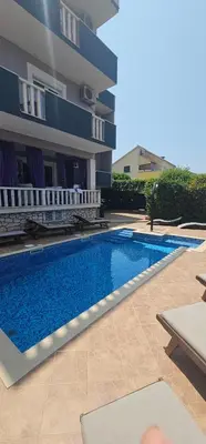 Bazen u objektu Apartmani Meri ili u blizini