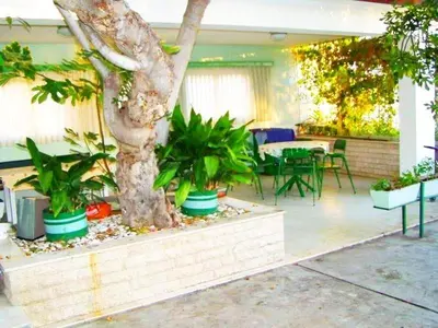 Vrt u objektu Beach House - Apartments Ana