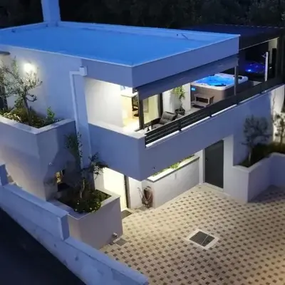 Holiday Home Vučko with Jacuzzi