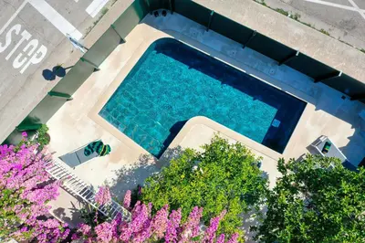 Bazen u objektu Apartment Bracholet ili u blizini