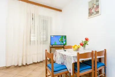 TV i/ili zabavni centar u objektu Apartments with a parking space Brela, Makarska - 21796