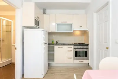Kuhinja ili čajna kuhinja u objektu Apartments by the sea Brela, Makarska - 21803