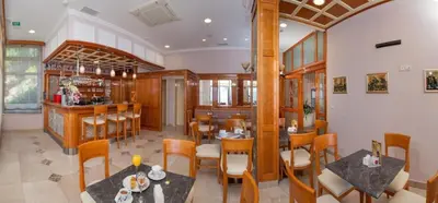 Restoran ili neka druga zalogajnica u objektu Hotel Sunceva Postelja Brela - Luxury studio with balcony and side sea view