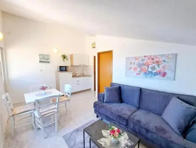 Kuhinja ili čajna kuhinja u objektu Apartments by the sea Medici, Omis - 23741