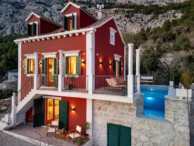 Bazen u objektu Villa Casa Basini - Makarska Exklusiv ili u blizini