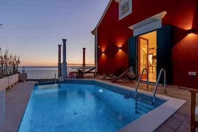Bazen u objektu Villa Casa Basini - Makarska Exklusiv ili u blizini