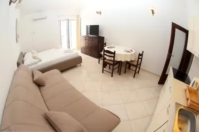 TV i/ili zabavni centar u objektu Apartments Edita & Robert
