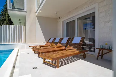 Bazen u objektu Family friendly house with a swimming pool Sumartin, Brac - 23765 ili u blizini