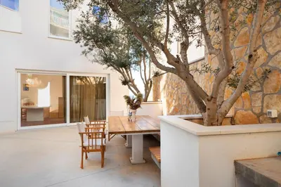 Balkon ili terasa u objektu Milnamour, Whole House by the Sea with Parking