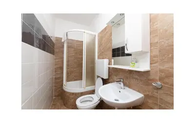 Kupaonica u objektu Beautiful Home In Supetar
