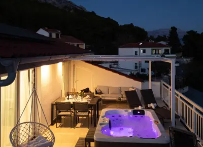 Balkon ili terasa u objektu Villa ELLA ESTELLE with a heated pool, hot tub, sauna
