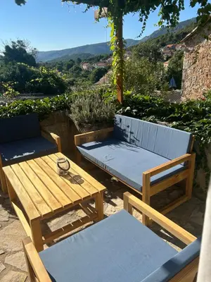 Pogled na planine ili pogled na planine iz vikendica