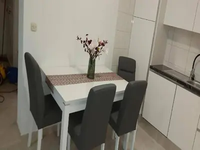 Kuhinja ili čajna kuhinja u objektu Sunny Holiday Home With Pool