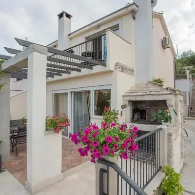 Scenic Two Bedroom Villa with Private Pool