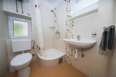 Kupaonica u objektu Holiday Home With Seven Bedrooms and Pool