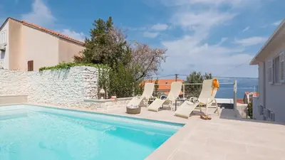 Bazen u objektu Villa DolceVita ili u blizini