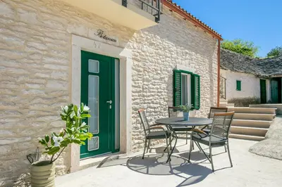 Zgrada u kojoj se nalazi apartman