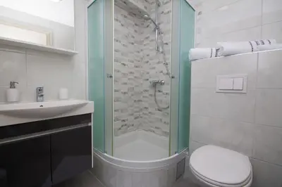 Kupaonica u objektu Apartmani Brela 10