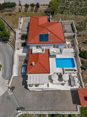Bazen u objektu Villa Prestige ili u blizini