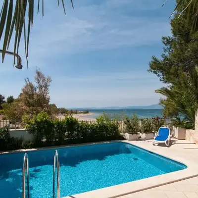 Exclusive Beachfront Villa with Pool for 8 at Island Brač