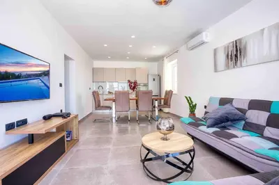 TV i/ili zabavni centar u objektu Luxury apartment Life