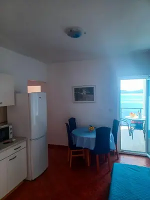 Kuhinja ili čajna kuhinja u objektu Apartments by the sea Pisak - Omis - 23886