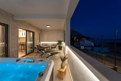 Bazen u objektu Luxury Tommy's Apartment ili u blizini
