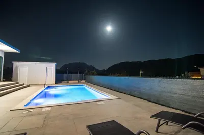 Bazen u objektu Villa Ivka NEW HOUSE pool and beautiful view ili u blizini