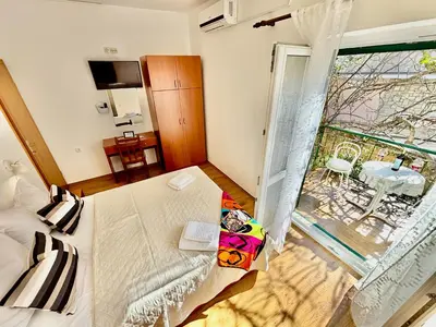 Krevet ili kreveti u jedinici u objektu Apartment Marko with terrace and mountain view in Brela