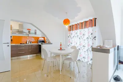 Kuhinja ili čajna kuhinja u objektu Apartments Flor de Lis