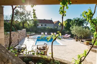 Bazen u objektu Holiday Home Sumica ili u blizini