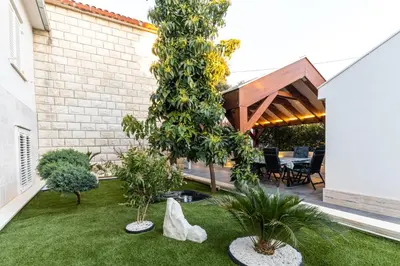 Vrt u objektu Villa Persea - Supetar