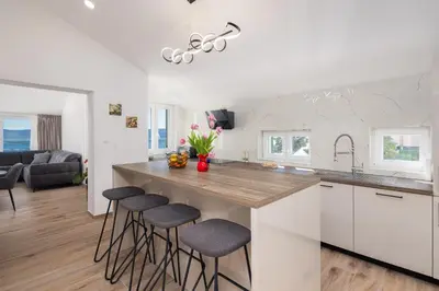 Kuhinja ili čajna kuhinja u objektu Hedonist Apartment