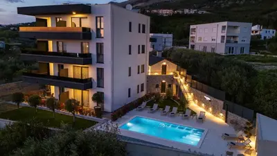 Bazen u objektu Donatella Apartment 2 ili u blizini