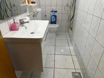 Kupaonica u objektu Apartment Jelić